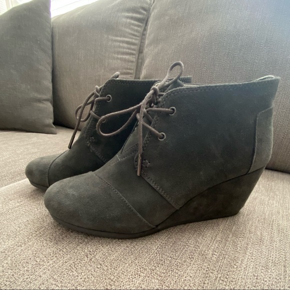 Toms Shoes - TOMS suede heels